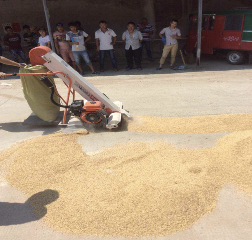 Self-Propelled Grain Collection Machine 3