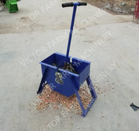 Manual Peanut Sheller 3