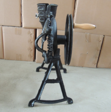 Hand Crank Corn Sheller 5